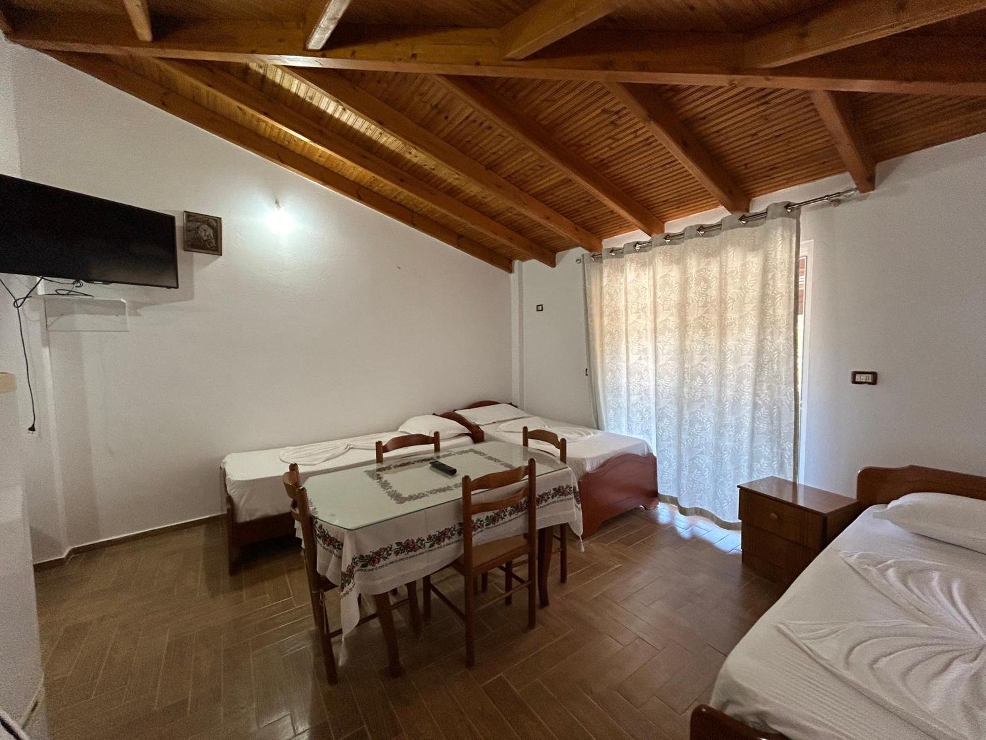 Caushi Apartments Ксамил Екстериор снимка