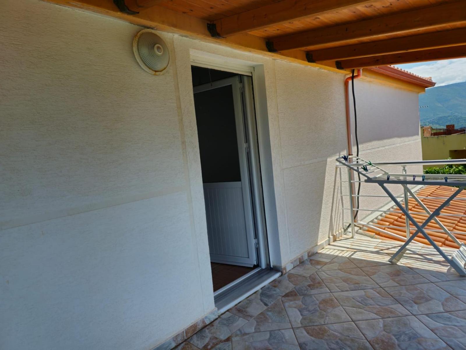 Caushi Apartments Ксамил Екстериор снимка
