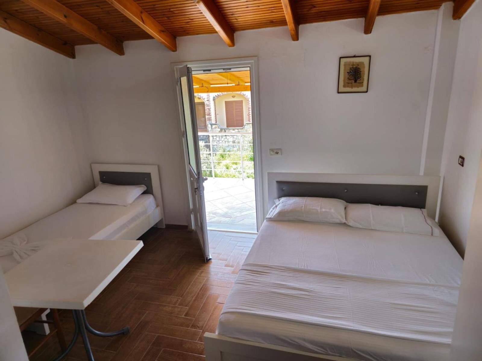 Caushi Apartments Ксамил Екстериор снимка