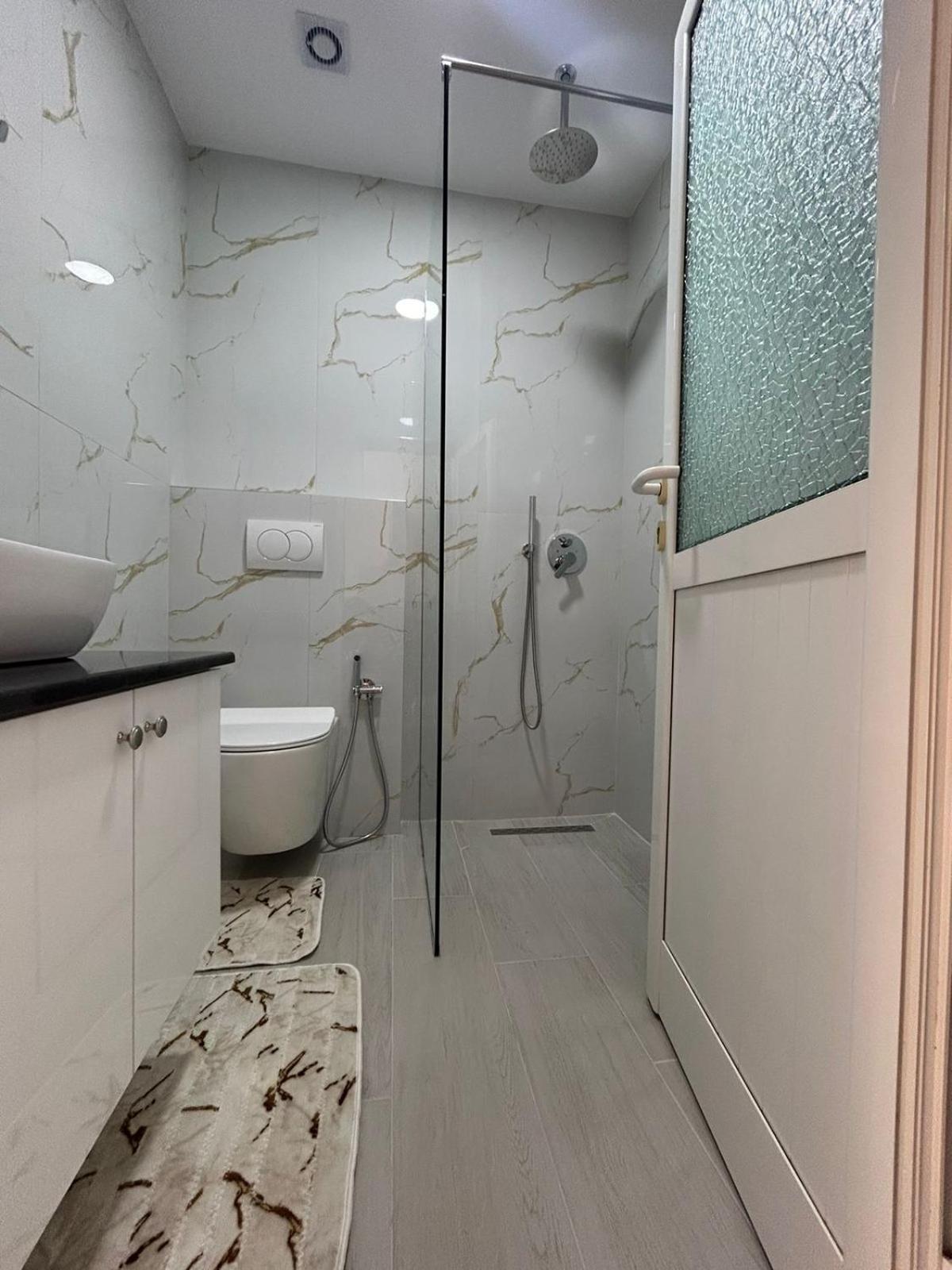 Caushi Apartments Ксамил Екстериор снимка