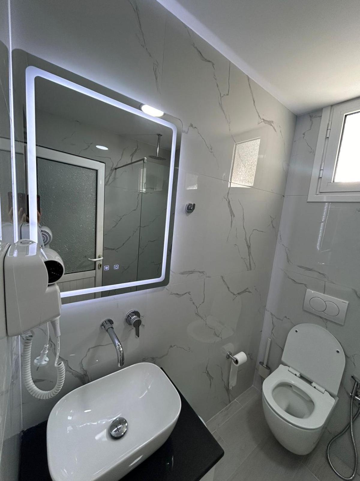 Caushi Apartments Ксамил Екстериор снимка