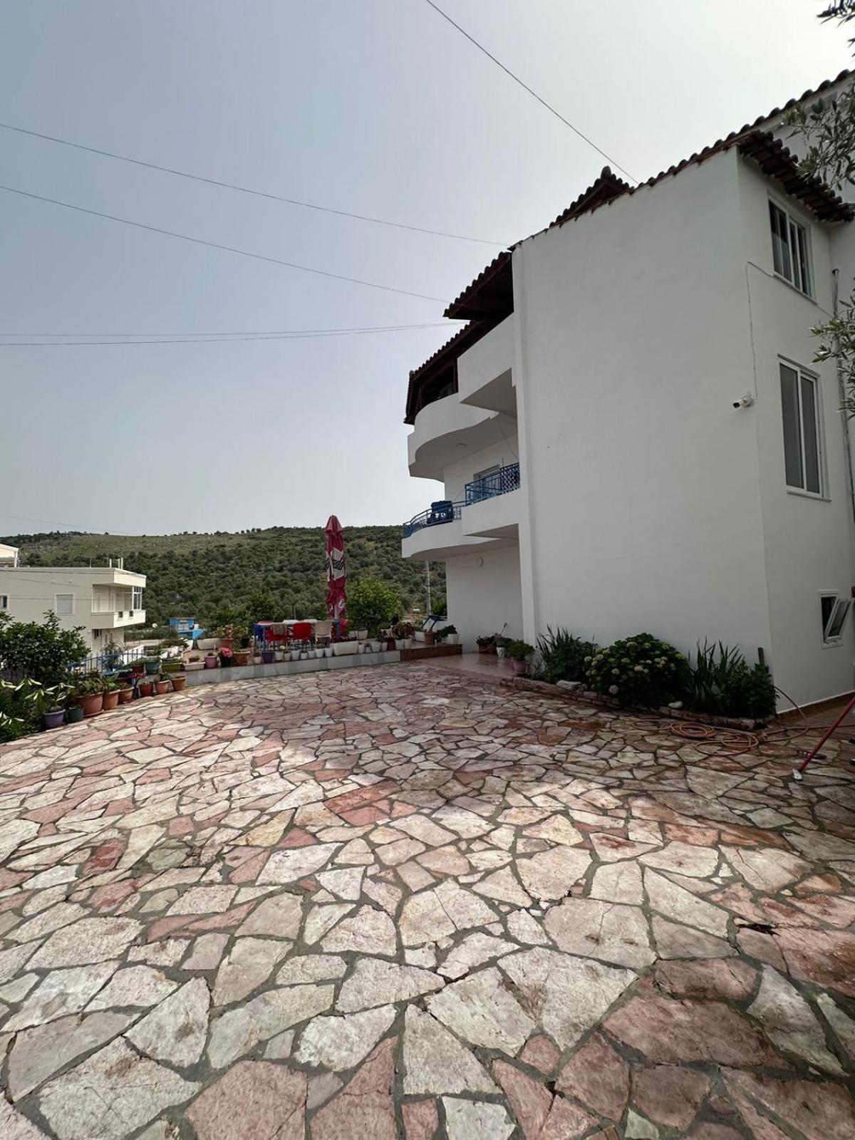 Caushi Apartments Ксамил Екстериор снимка