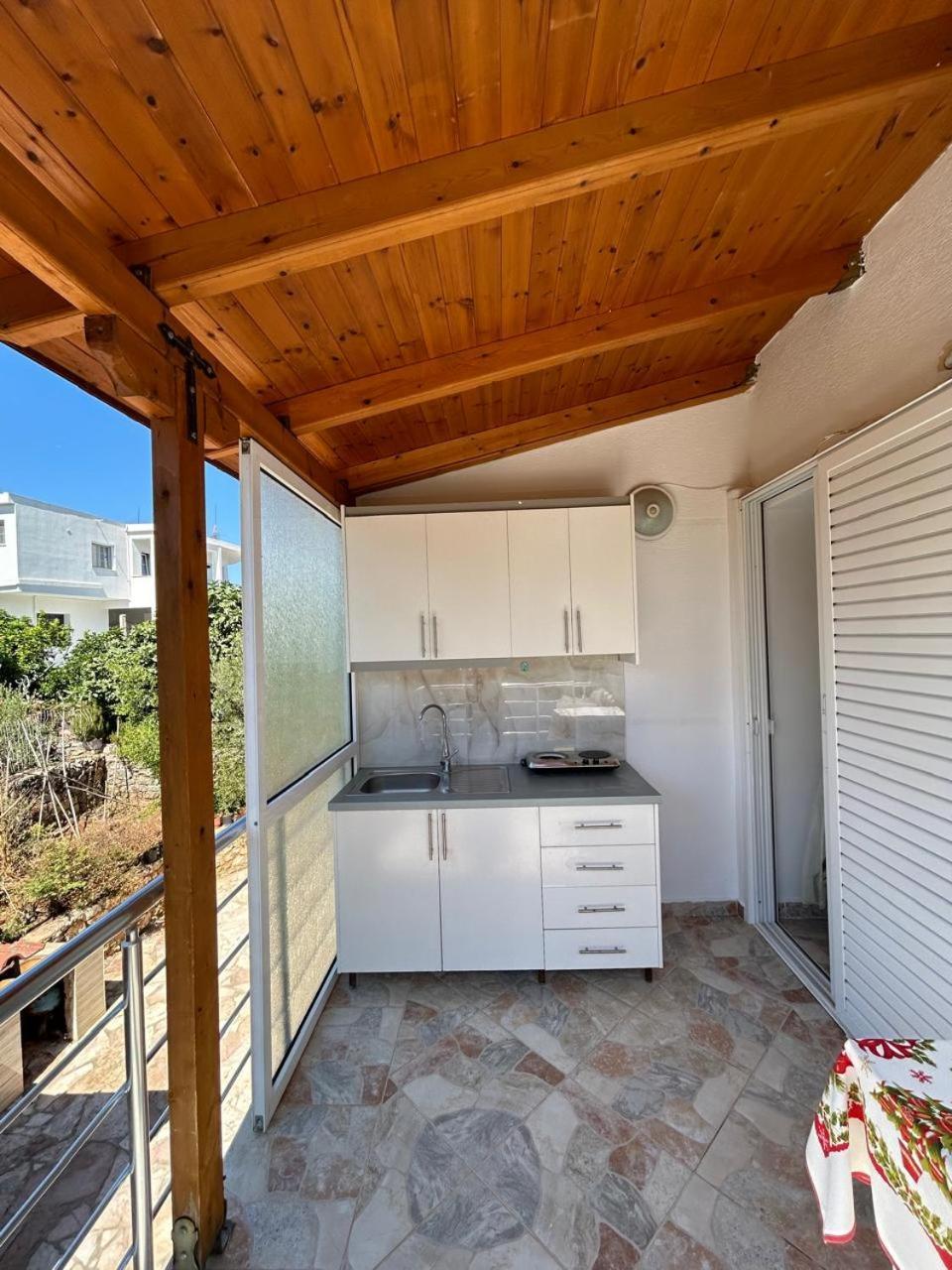 Caushi Apartments Ксамил Екстериор снимка