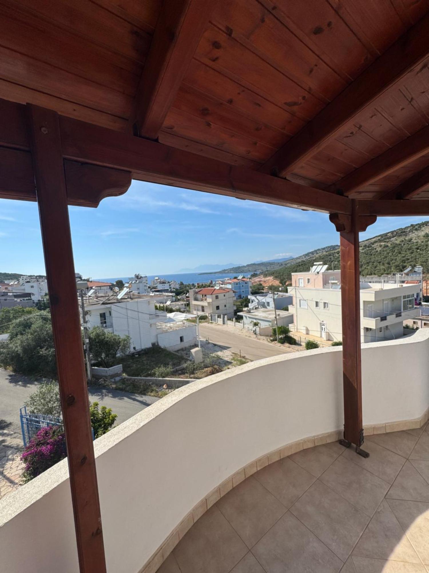 Caushi Apartments Ксамил Екстериор снимка